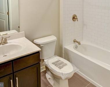 401 Race St - Photo Thumbnail 10