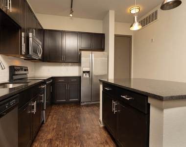 7929 Churchill Way - Photo Thumbnail 4