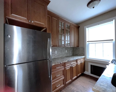 98-15 Ascan Ave - Photo Thumbnail 5
