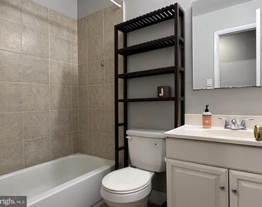 1025 S 6th St - Photo Thumbnail 6