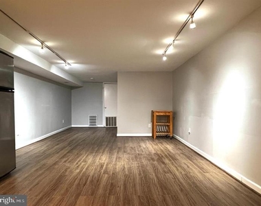 1025 S 6th St - Photo Thumbnail 9