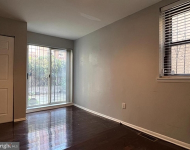 1025 S 6th St - Photo Thumbnail 5