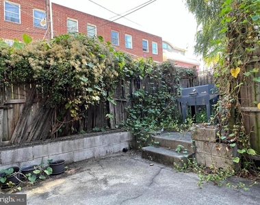 1025 S 6th St - Photo Thumbnail 13