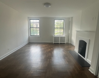 61 West 8th Street - Photo Thumbnail 8