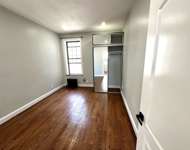 43-7 31st Avenue - Photo Thumbnail 3