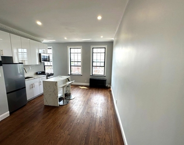 43-7 31st Avenue - Photo Thumbnail 2
