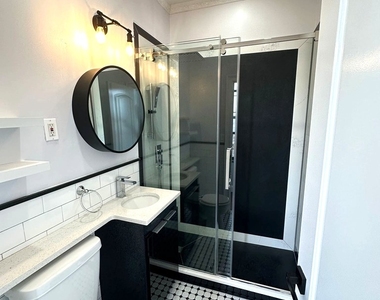 43-7 31st Avenue - Photo Thumbnail 5