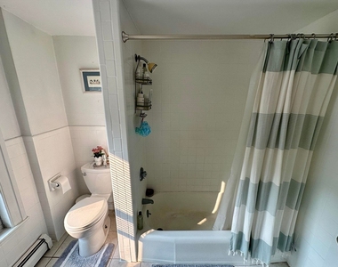 329 Broadway - Photo Thumbnail 10