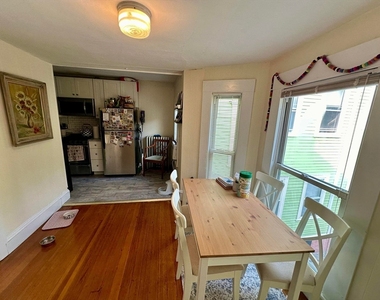329 Broadway - Photo Thumbnail 7