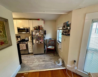 329 Broadway - Photo Thumbnail 8