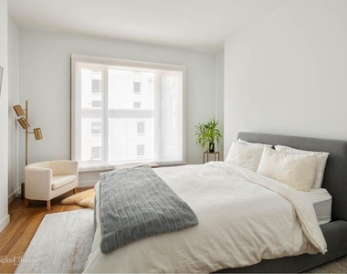 30 Warren St - Photo Thumbnail 2