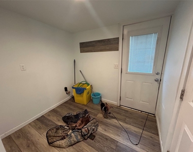 710 N. Rogers Ave - Photo Thumbnail 6