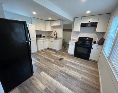 710 N. Rogers Ave - Photo Thumbnail 4