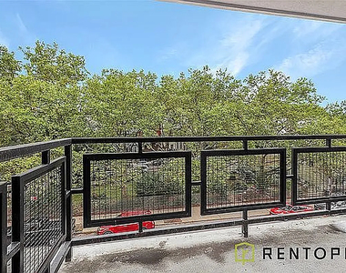854 Metropolitan Avenue - Photo Thumbnail 6