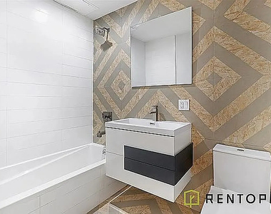 854 Metropolitan Avenue - Photo Thumbnail 7