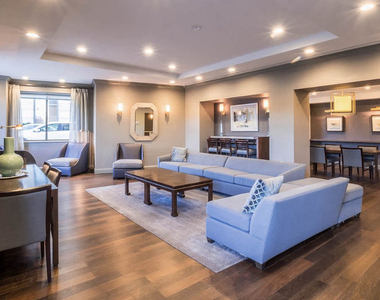 180 Riverside Boulevard - Photo Thumbnail 16