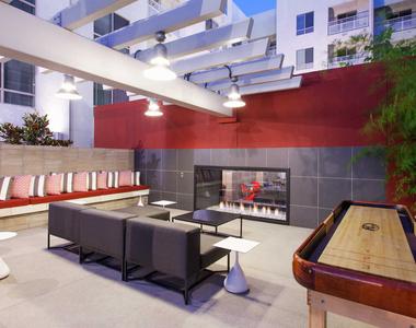 639 N. Broadway - Photo Thumbnail 32