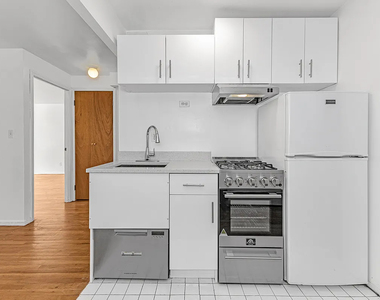 1425 York Avenue - Photo Thumbnail 5