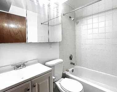1425 York Avenue - Photo Thumbnail 6