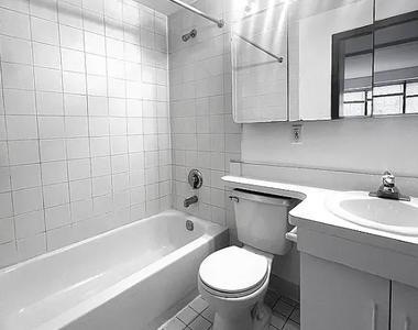 1425 York Avenue - Photo Thumbnail 7