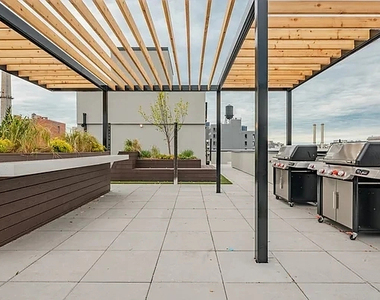 251 Front Street - Photo Thumbnail 13