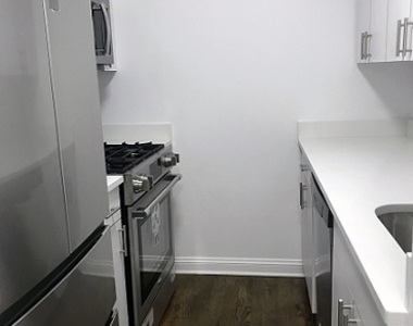 East 82nd Street by 3rd Avenue - Photo Thumbnail 7