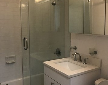 East 82nd Street by 3rd Avenue - Photo Thumbnail 8