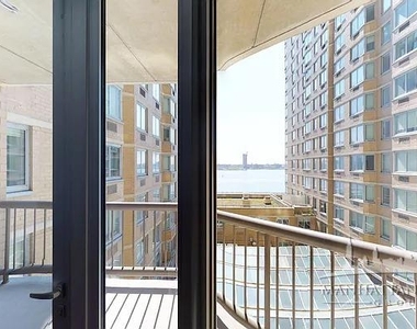 East 34th Street - Photo Thumbnail 1