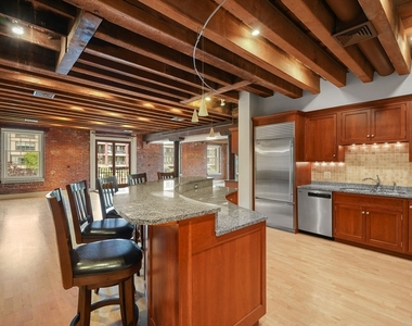 343 Commercial Street - Photo Thumbnail 11