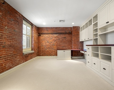 343 Commercial Street - Photo Thumbnail 17