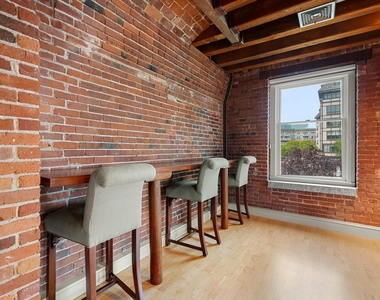 343 Commercial Street - Photo Thumbnail 10