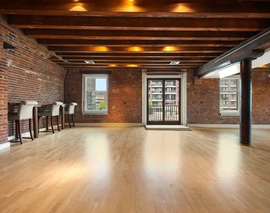 343 Commercial Street - Photo Thumbnail 7