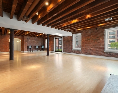 343 Commercial Street - Photo Thumbnail 6