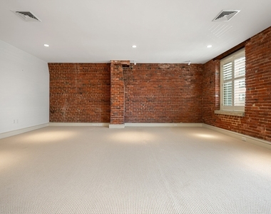 343 Commercial Street - Photo Thumbnail 20