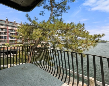 343 Commercial Street - Photo Thumbnail 3