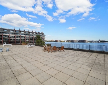 343 Commercial Street - Photo Thumbnail 34