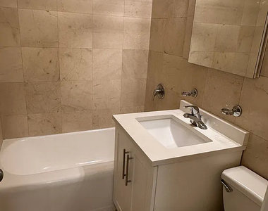 East 79th Street - Photo Thumbnail 3