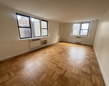 East 79th Street - Photo Thumbnail 1