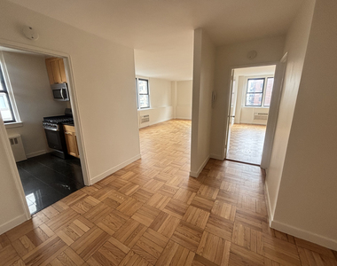East 79th Street - Photo Thumbnail 2