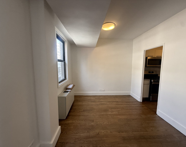 220 East 63rd Street - Photo Thumbnail 5