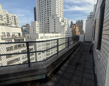 220 East 63rd Street - Photo Thumbnail 4