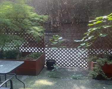 West 30th Street - Photo Thumbnail 13