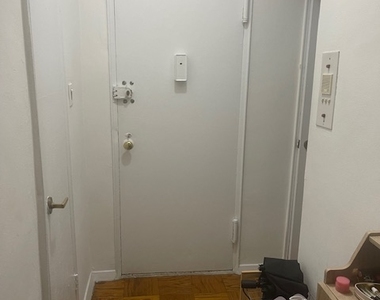 West 30th Street - Photo Thumbnail 8