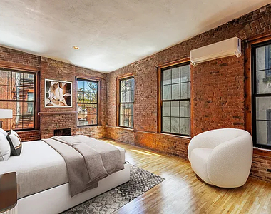 9 St Marks Place - Photo Thumbnail 9