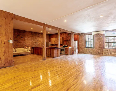 9 St Marks Place - Photo Thumbnail 6