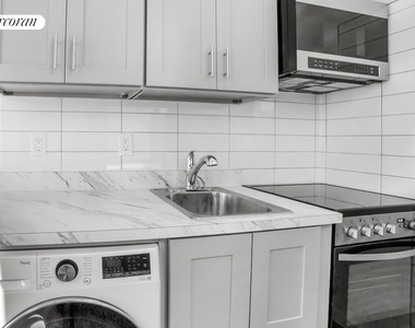 355 East 77th Street - Photo Thumbnail 1