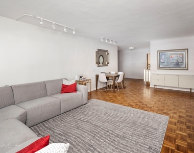 401 E 89th St - Photo Thumbnail 1