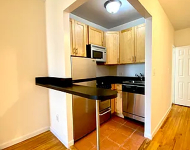 East 78th street  - Photo Thumbnail 3