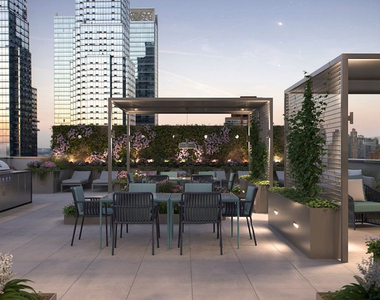 555 West 38th Street - Photo Thumbnail 9