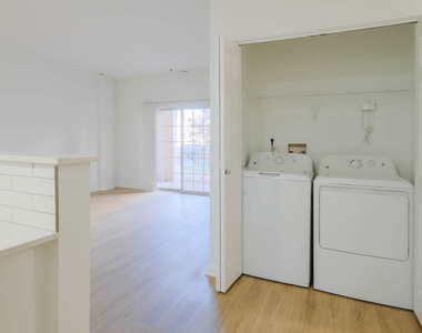 1300 Cook Lane - Photo Thumbnail 8